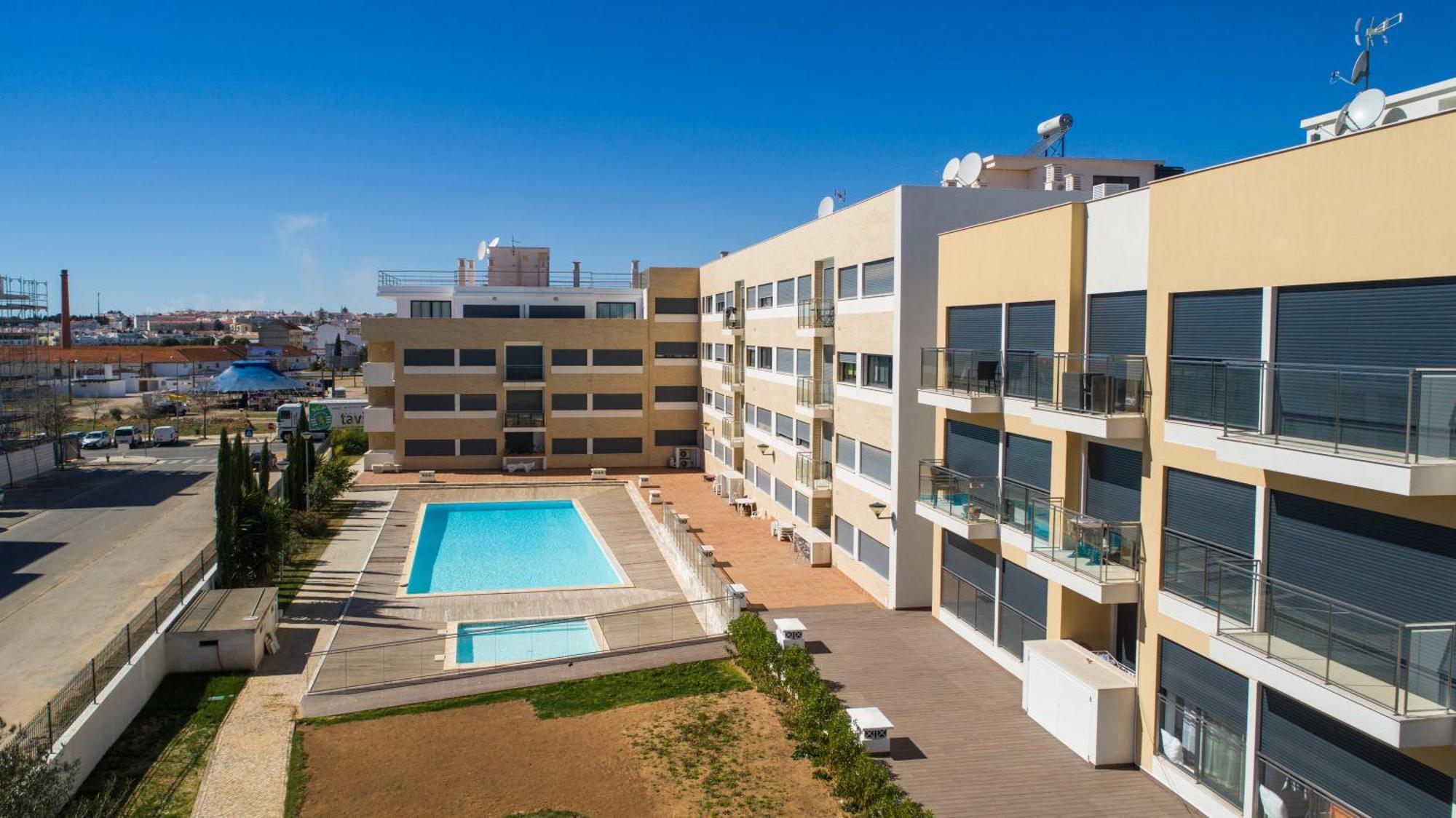 Two Bedroom Stylish Central Tavira Apartment. 部屋 写真