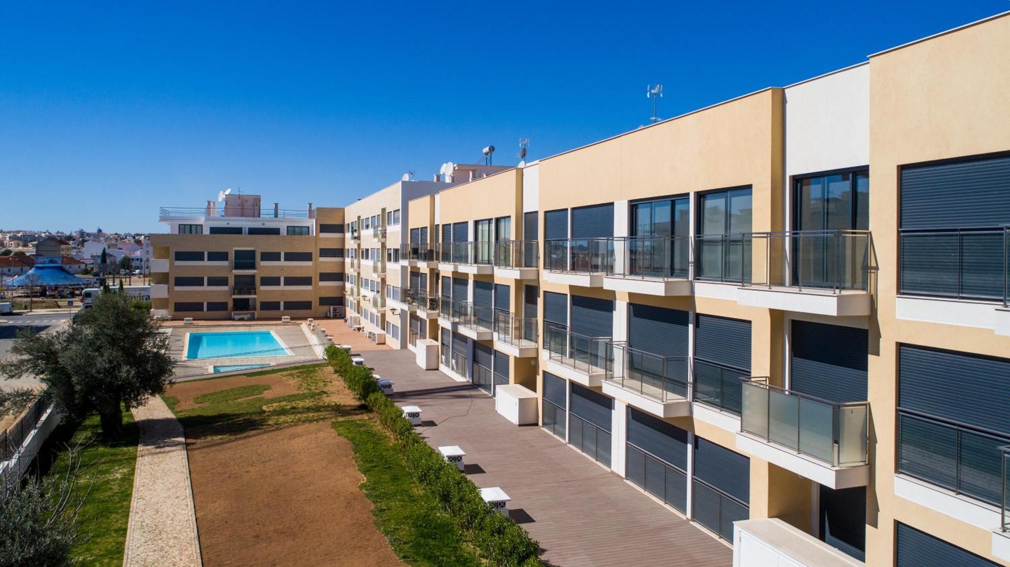 Two Bedroom Stylish Central Tavira Apartment. 部屋 写真
